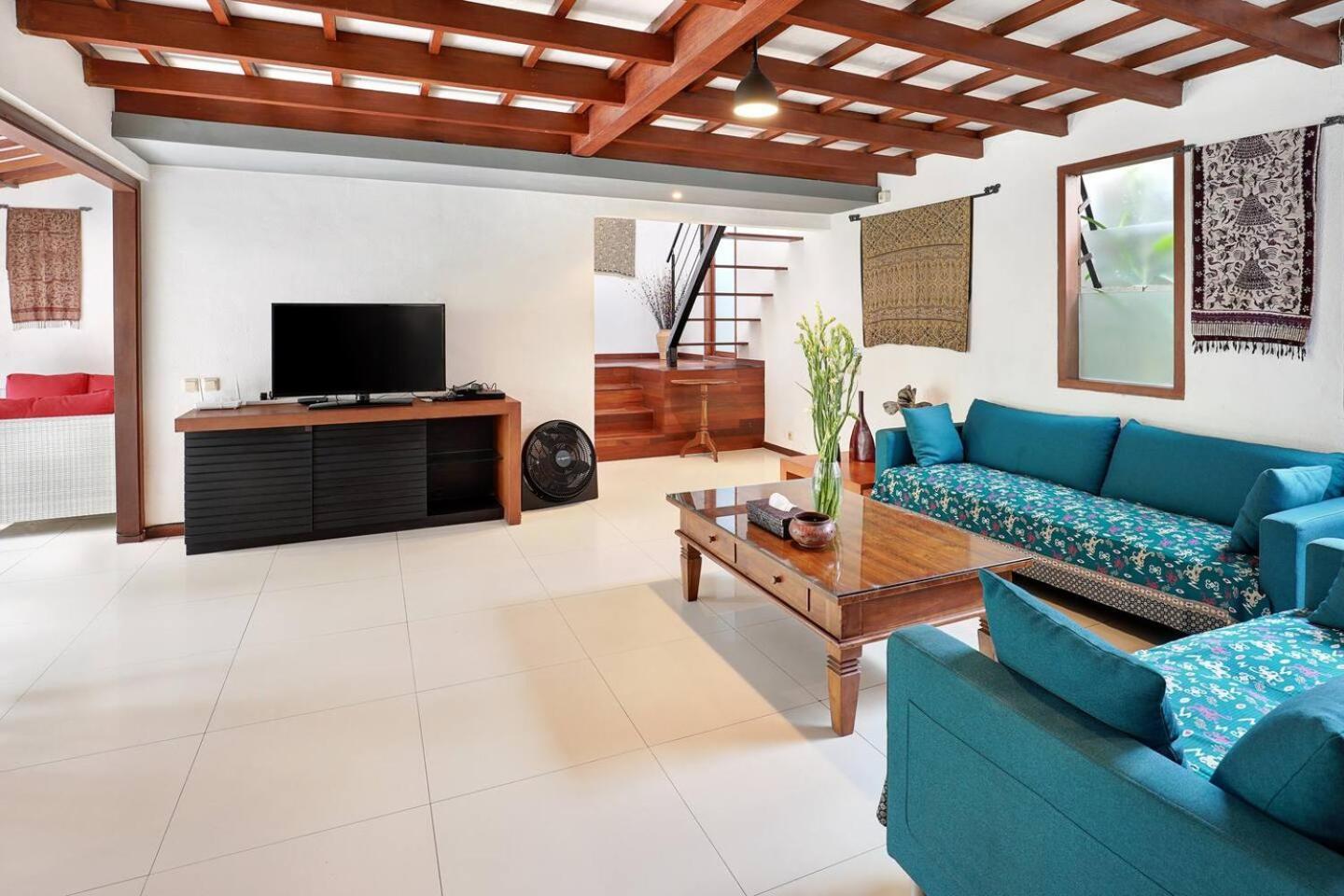 Super Value 4 Bedroom, Walk To Bintang Supermarket Семіньяк Екстер'єр фото