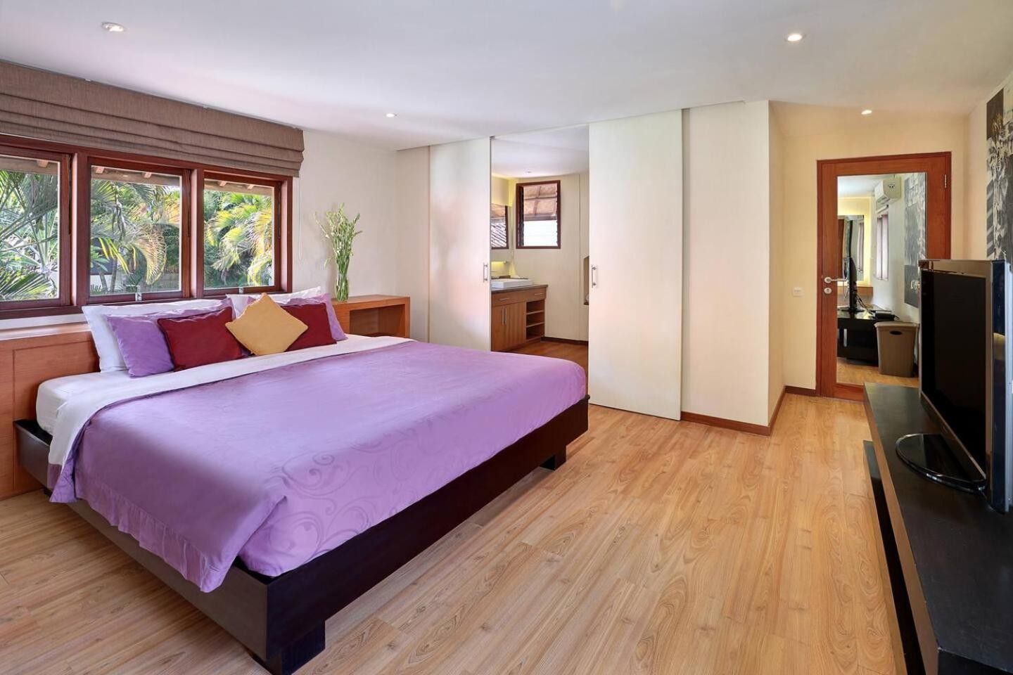 Super Value 4 Bedroom, Walk To Bintang Supermarket Семіньяк Екстер'єр фото